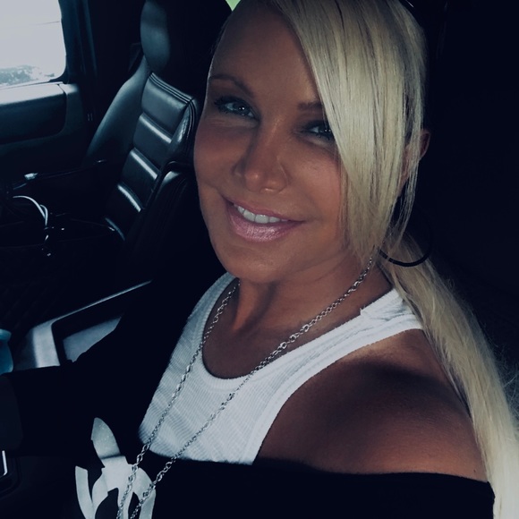 HAPPY POSHING TO EVERYONE!!! - Picture 8 of 17